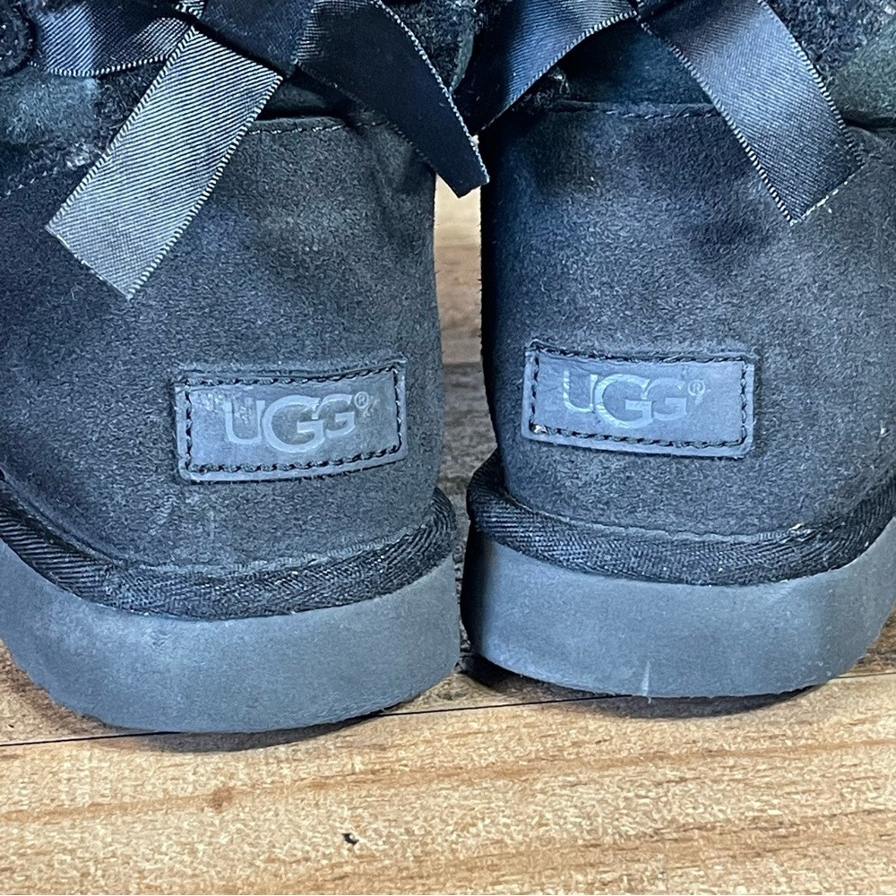 UGG Bailey Bow Women’s Boots Size 8 Black - Picture 5 of 8